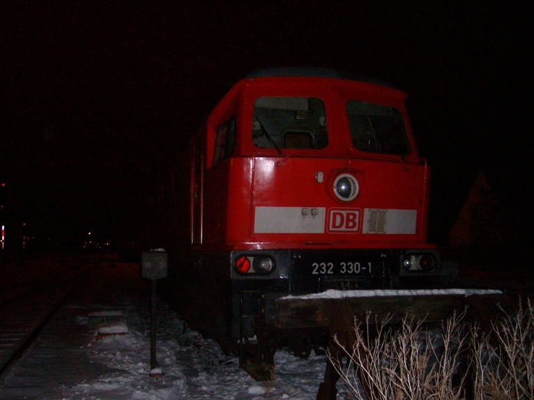 BR 232 330-1 der DB in Grokorbetha am 05.12.2010 abgestellt