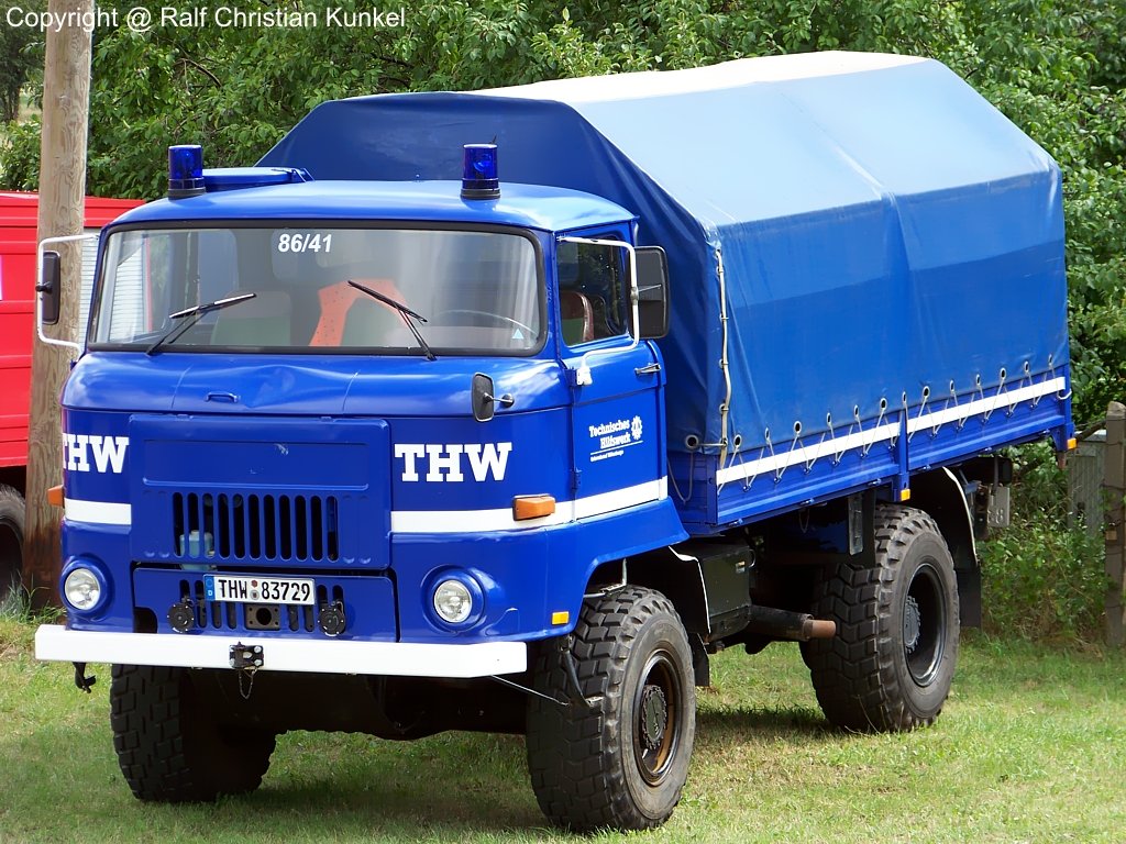 IFA L 60 1218 4x4 ND - Pritschenfahrzeug, Metallpritsche, mit Allradantrieb und Niederdruckbereifung, 180 PS, Einsatz beim Technischen Hilfswerk (THW) - fotografiert am 25.07.2009 zum Museumfest am Blaulichtmuseum in Beuster - Copyright @ Ralf Christian Kunkel 