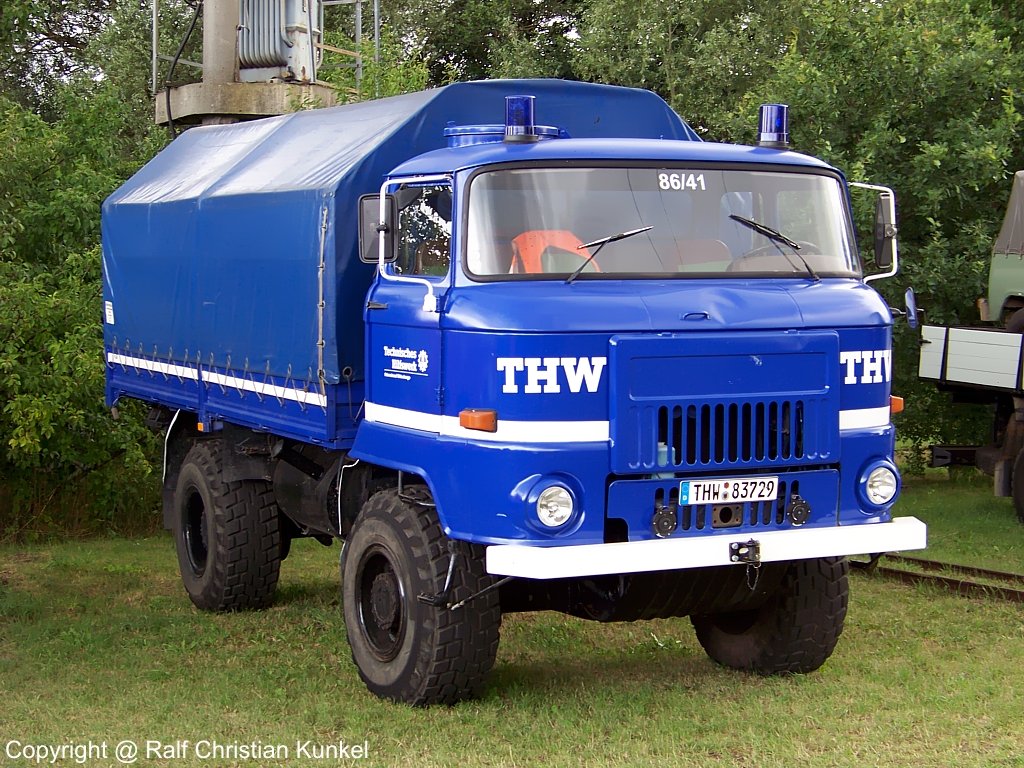 IFA L 60 1218 4x4 ND - Pritschenfahrzeug, Metallpritsche, mit Allradantrieb und Niederdruckbereifung, 180 PS, Einsatz beim Technischen Hilfswerk (THW) - fotografiert am 25.07.2009 zum Museumfest am Blaulichtmuseum in Beuster - Copyright @ Ralf Christian Kunkel 