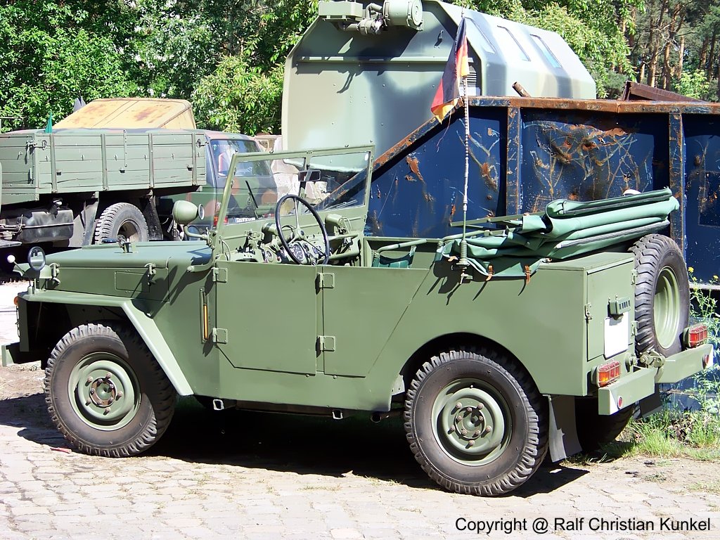 IFA P 2 M (Horch P 2 M) - K�belwagen (4-t�rig), Gel�ndewagen, Allrad, Kommandowagen, KVP, NVA - fotografiert am 23.05.2009 beim Milit�rfahrzeug-Treffen, St. Barbara Halle, Altes Lager/J�terbog im Land Brandenburg - Copyright @ Ralf Christian Kunkel