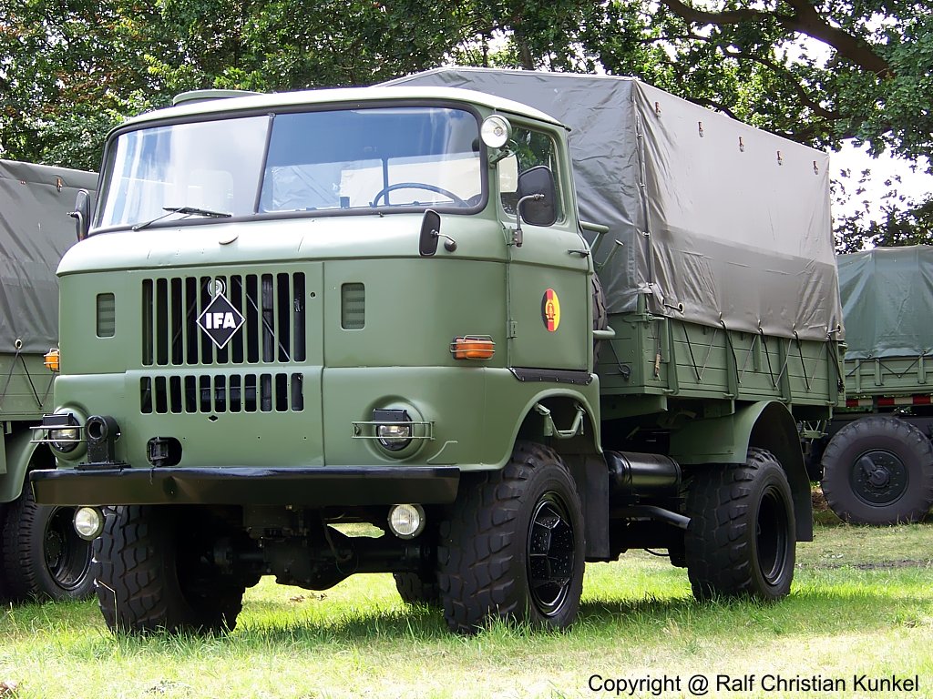 IFA W 50 LA/A PV - Allrad, Niederdruckbereifung, Pritschenfahrzeug, Mannschafts- und Materialtransport, Zugfahrzeug, NVA - fotografiert zum Museumsfest 2009 am Blaulichtmuseum Beuster am 25.07.2009 - Copyright @ Ralf Christian Kunkel