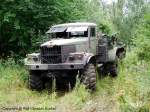 KrAZ 255 B1 als Tr�gerfahrzeug f�r das Bugsierboot BMK-T - NVA, DDR - fotografiert am 05.08.2011 zum Milit�rfahrzeugtreffen in Zeithain (Lustlager Zeithain) - Copyright @ Ralf Christian Kunkel    
