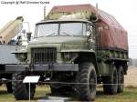 Ural 375 D KO - Planenkoffer, Werkstattfahrzeug, Aufbau aus dem VEB Karossereiwerk Aschersleben, Allrad, Otto-Motor, NVA - Fahrzeug im Bestand des Flugplatzmuseums Cottbus - fotografiert am 05.03.2006